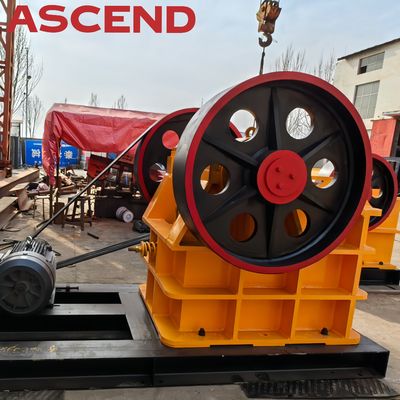 New Type Stone Crusher 40-60 Ton Per Hour For Gold Granite Line and Crushing Plant
